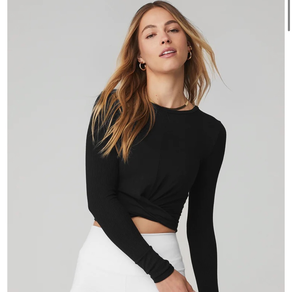 Alo Cover Long Sleeve black crop Top long sleeve knot front detail size small